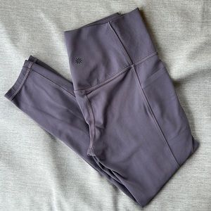 Athleta 7/8 Salutation stash legging